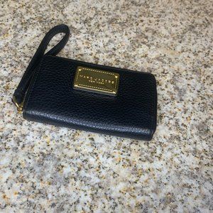 Marc Jacobs Black Pebble Leather Zip Around Bifold Wallet Wristlet
